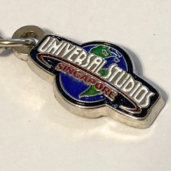 Vintage Universal Studios Charm Clip On Enamel Metal Singapore Theme Park - Picture 5 of 9